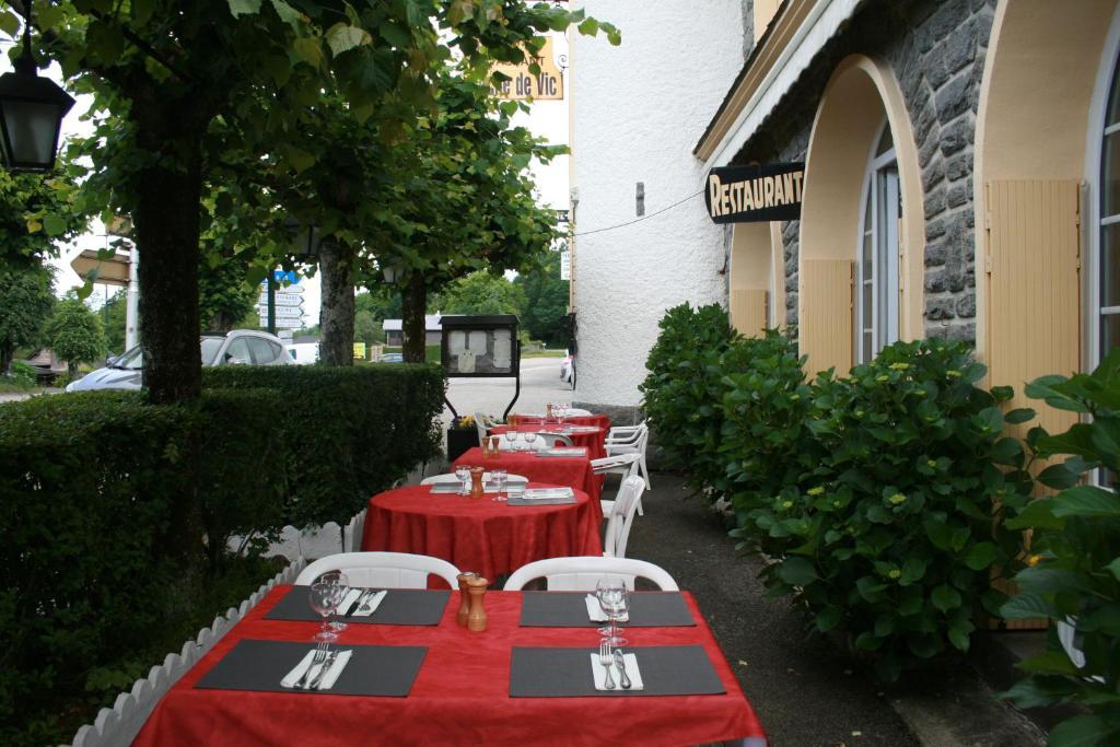 Hotel Roche De Vic 2*